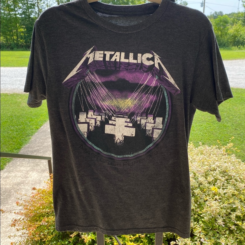 Metallica rock band tee shirt